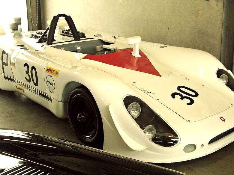 69 Porsche 908-2