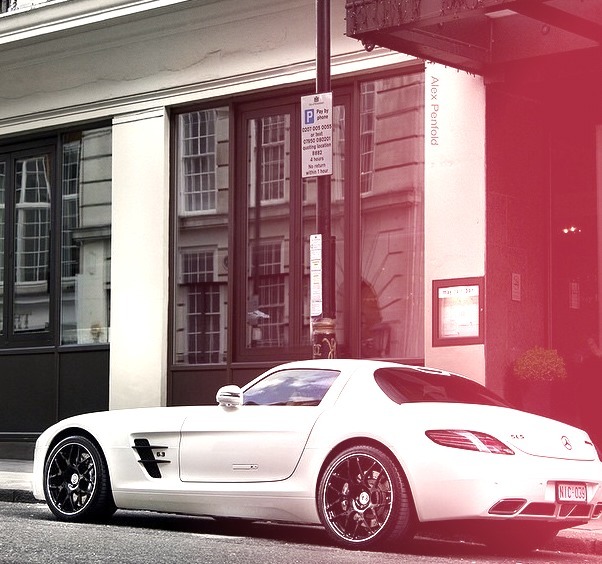 Mercedes-Benz SLS AMG (Instagram alexpenfold)